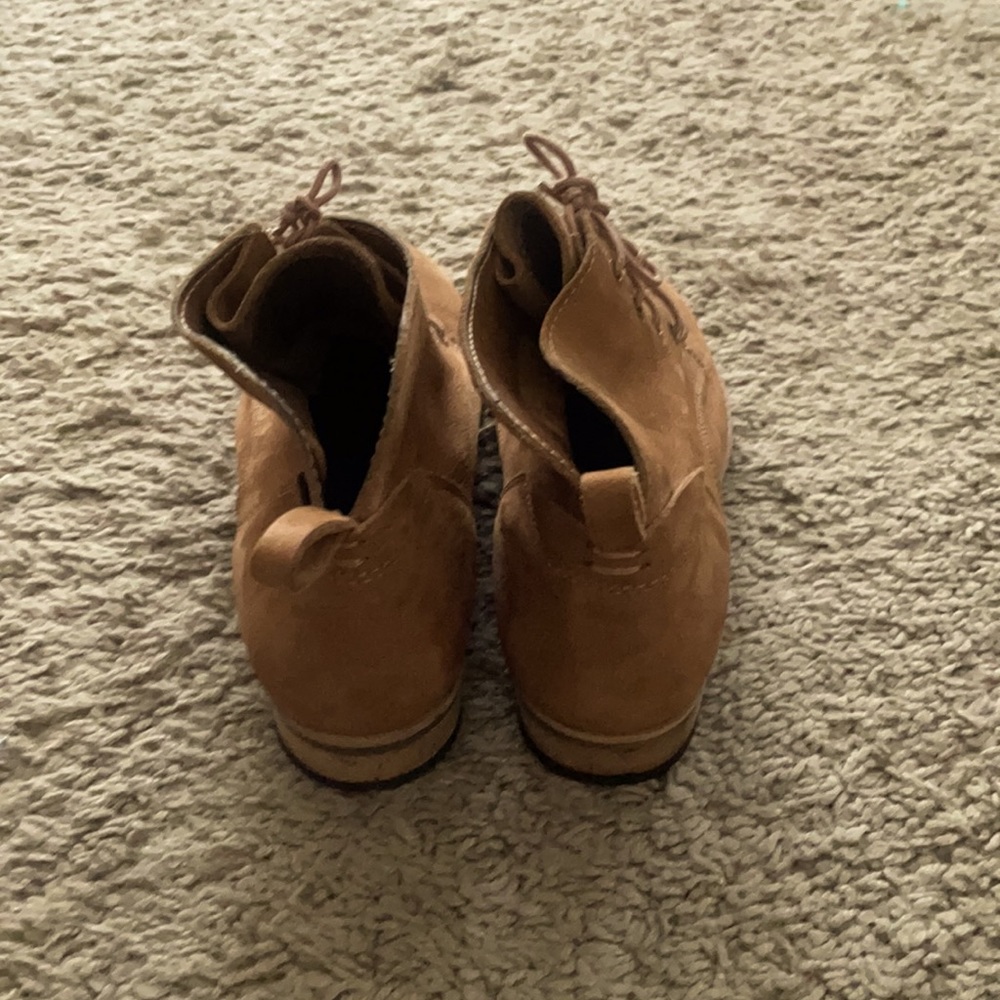 Cute Diba ankle boots. Size 6.5 - Picture 4 of 4
